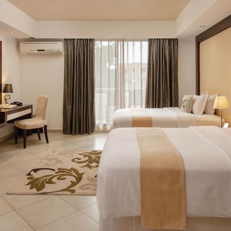 Peninsula Hotel Dar Es Salaam Exteriör bild