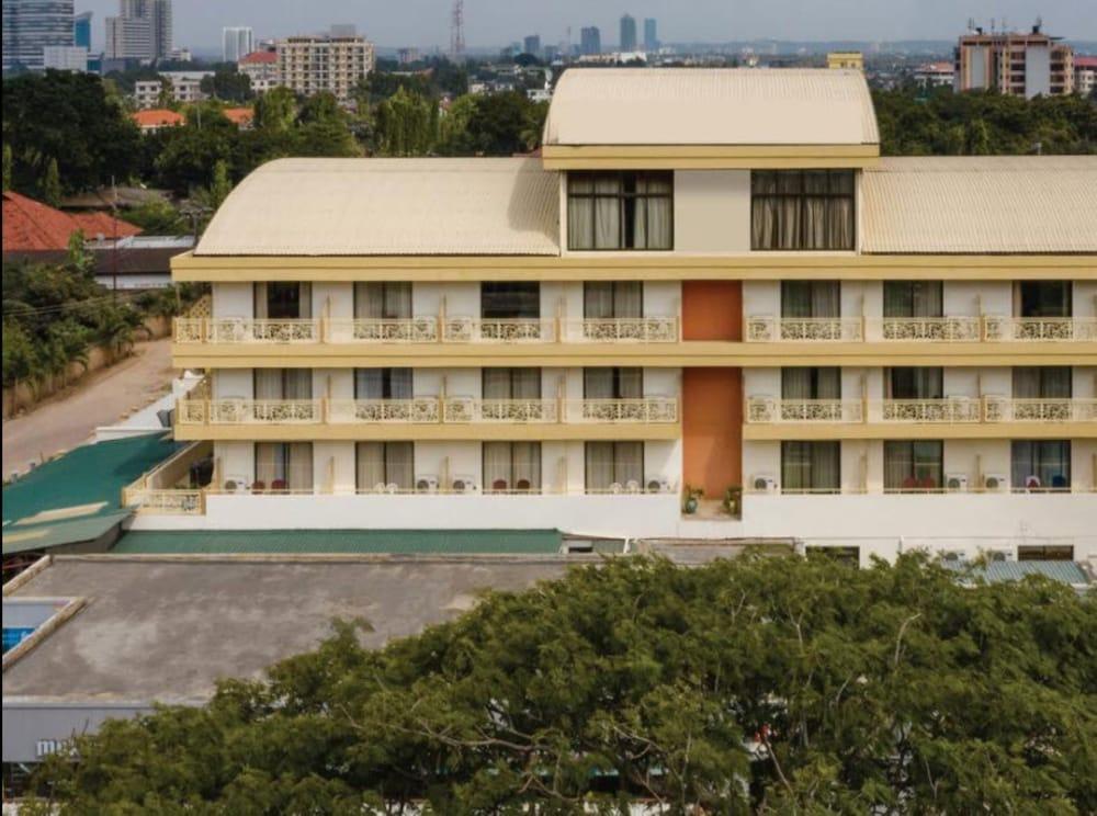 Peninsula Hotel Dar Es Salaam Exteriör bild