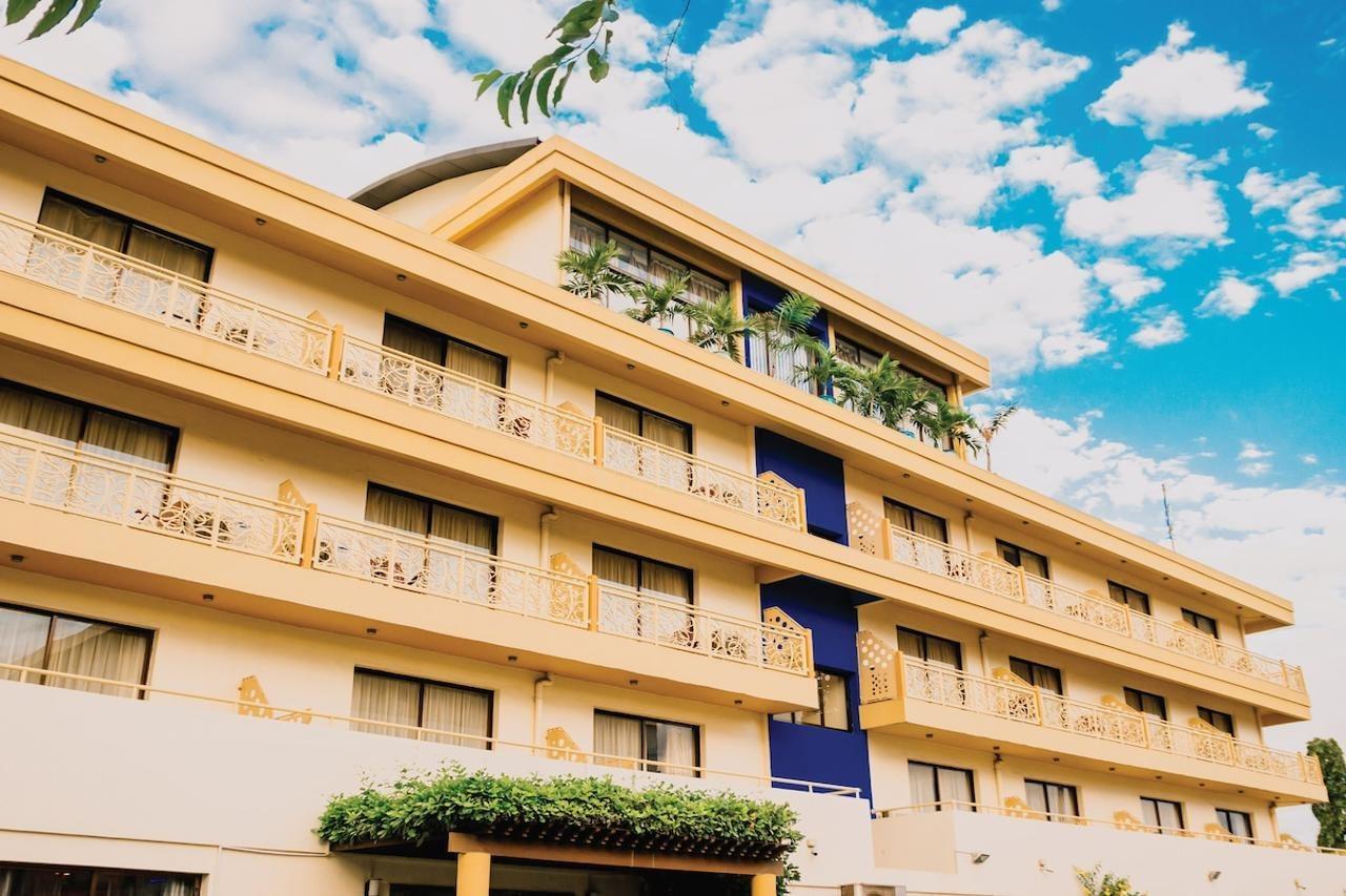 Peninsula Hotel Dar Es Salaam Exteriör bild