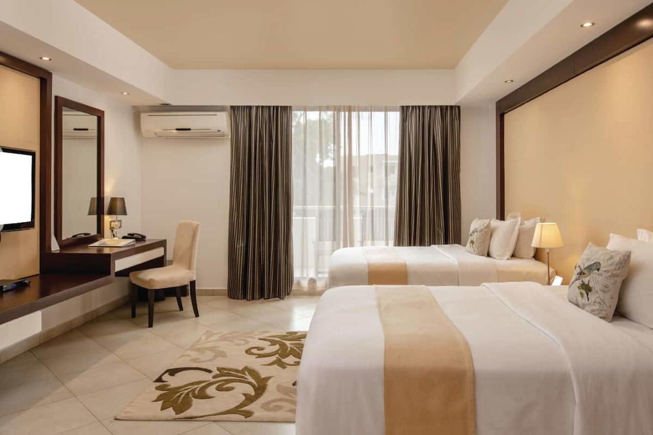 Peninsula Hotel Dar Es Salaam Exteriör bild