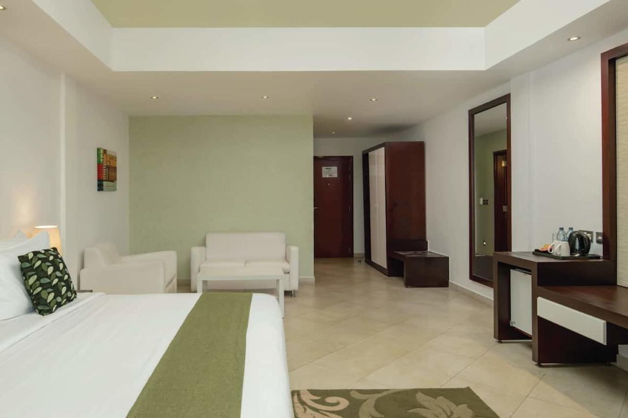 Peninsula Hotel Dar Es Salaam Exteriör bild