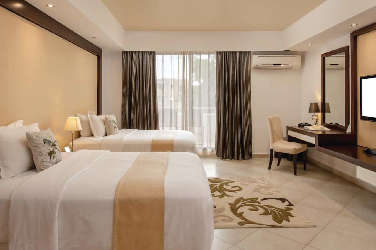 Peninsula Hotel Dar Es Salaam Exteriör bild