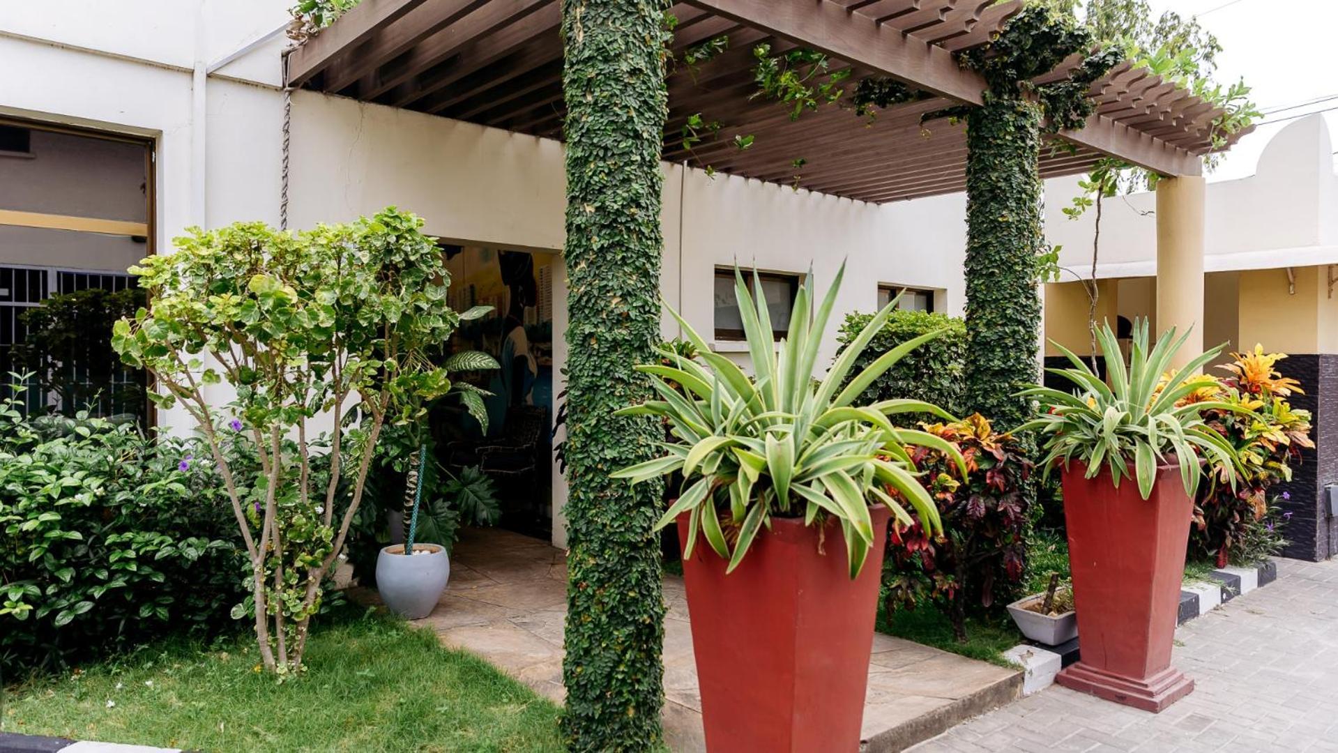 Peninsula Hotel Dar Es Salaam Exteriör bild